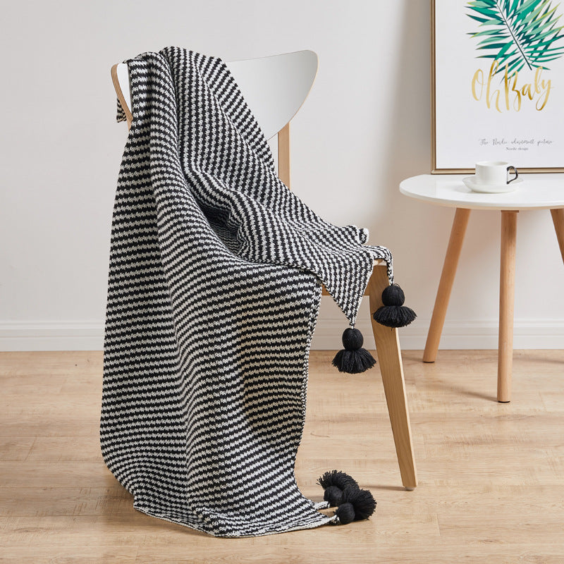 Multicolor woven throw blanket